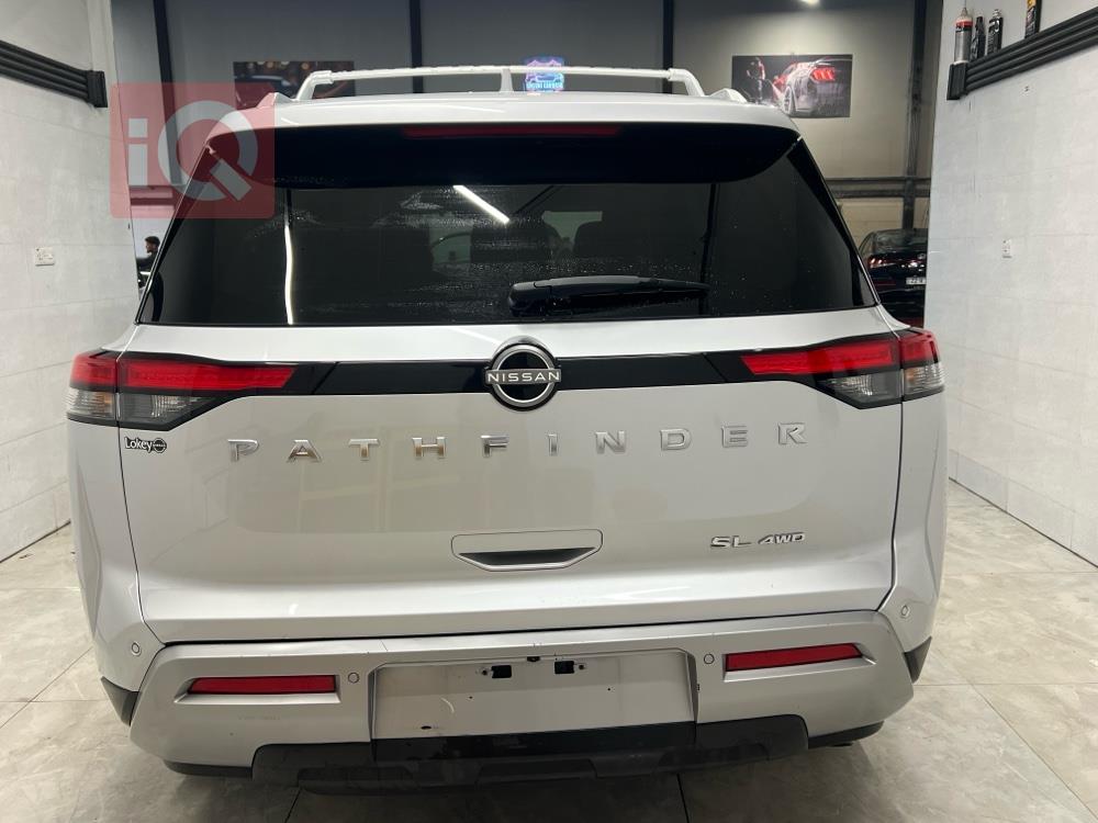 نیسان پاسفایندەر